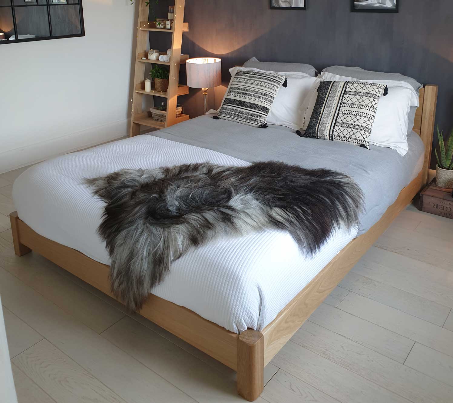 Grey bedroom ideas feature wall